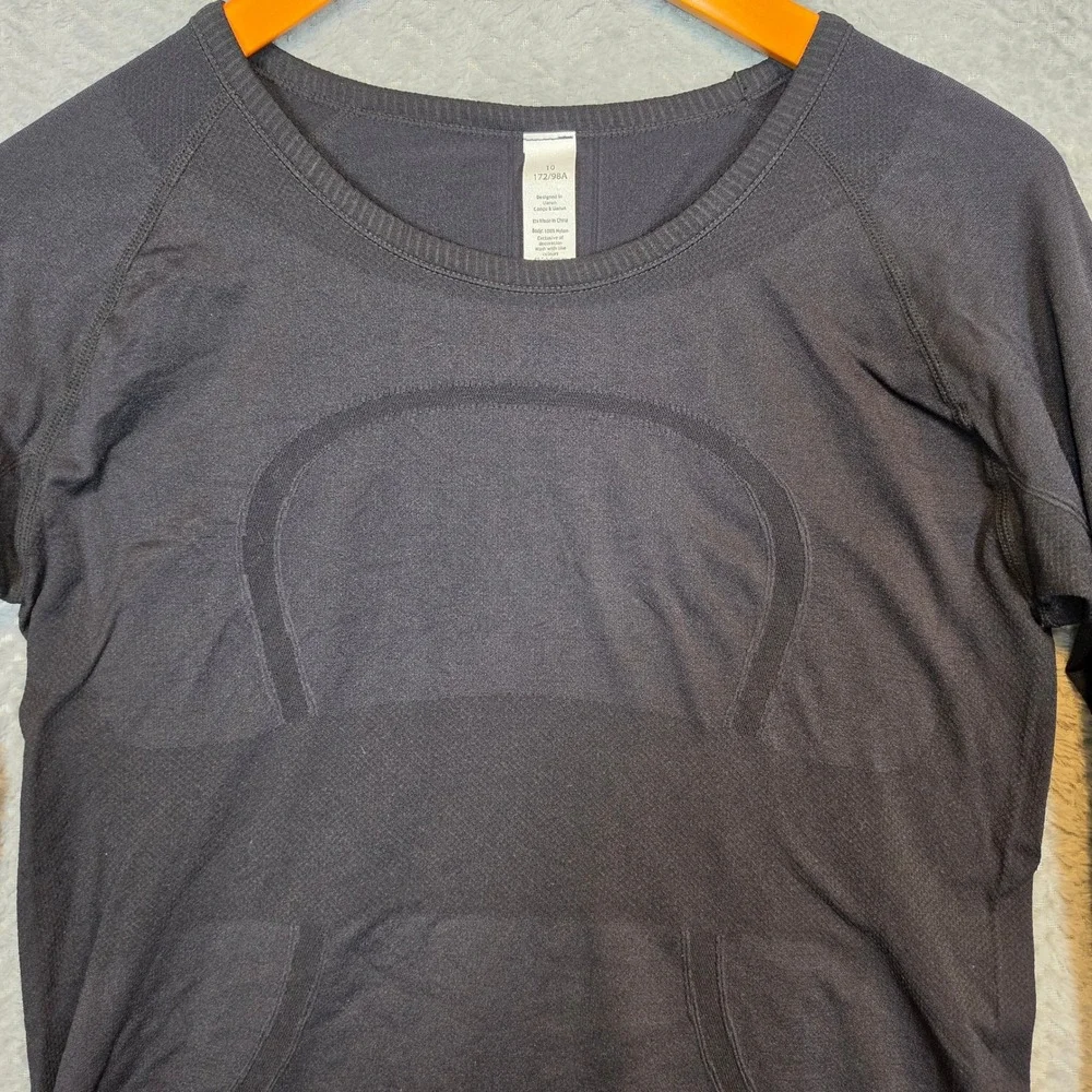 Lululemon Swiftly Tech Long Sleeve 2.0 Black Shirt Size 10 Thumbholes Activewear